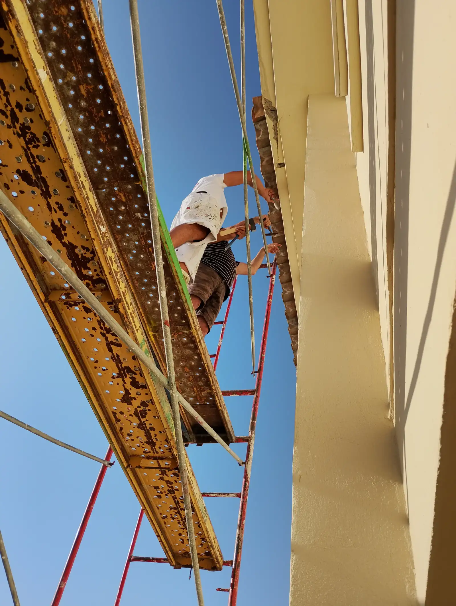Aplicación de microcemento en pared