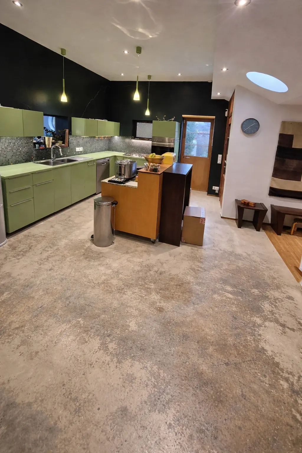 Cocina antes de la renovación con resina